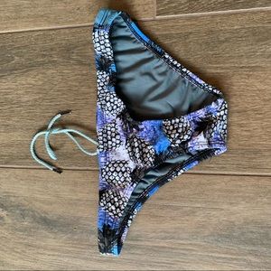 Jolyn Adjustable Bottoms